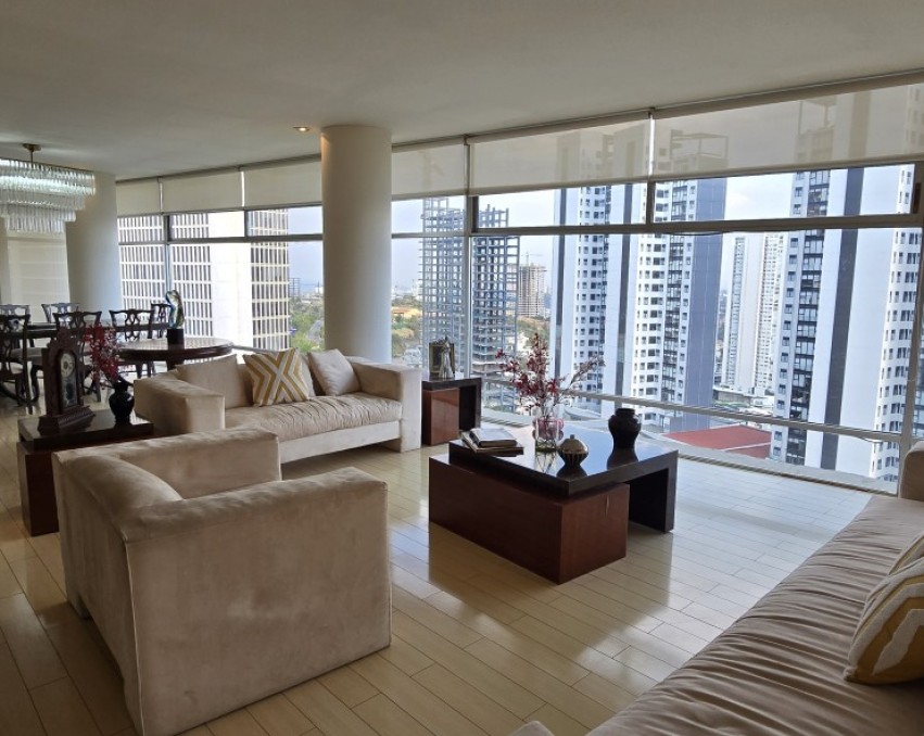 Departamento en venta  Bosque Real Lo Alto con vista e iluminación