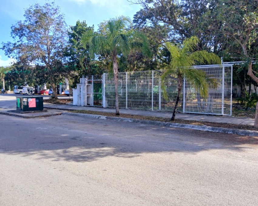 Terreno en venta, zona de colegios y universidades, Playa del Carmen