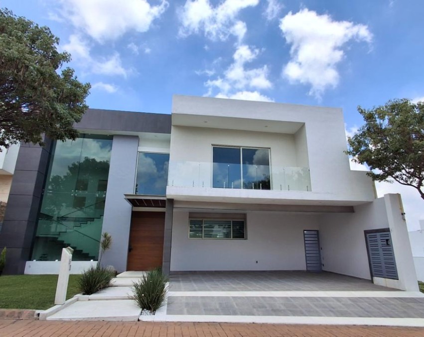 Casa nueva en venta en Fracc. Mascareño alberca jardín y seguridad